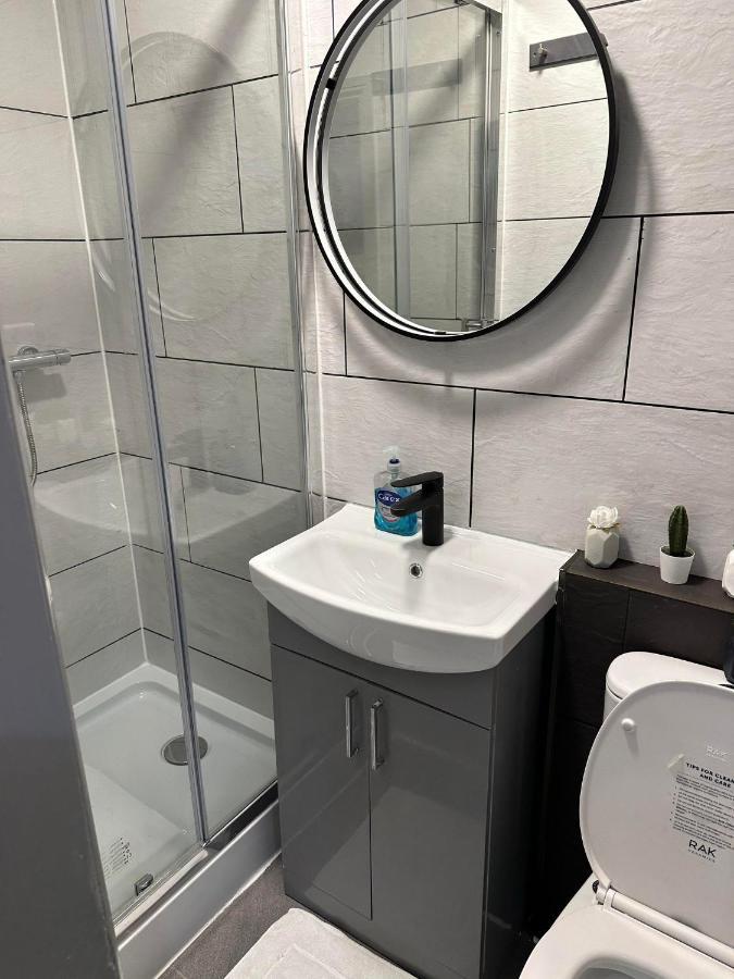 Charming Studio Apartment In Londyn Zewnętrze zdjęcie