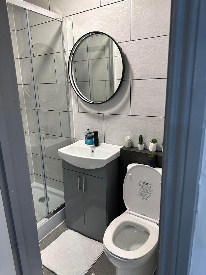 Charming Studio Apartment In Londyn Zewnętrze zdjęcie