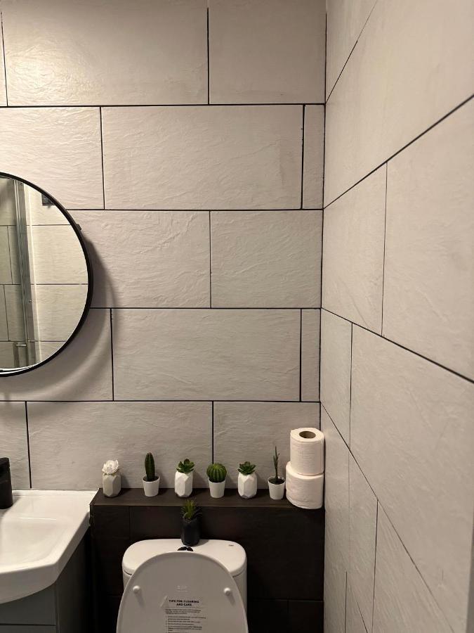 Charming Studio Apartment In Londyn Zewnętrze zdjęcie